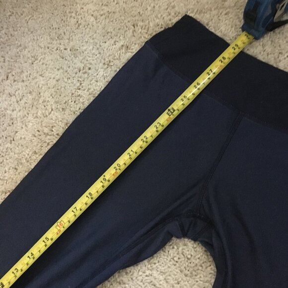 White-Capped Waves Cropped Yoga Pants - Picture 11 of 11